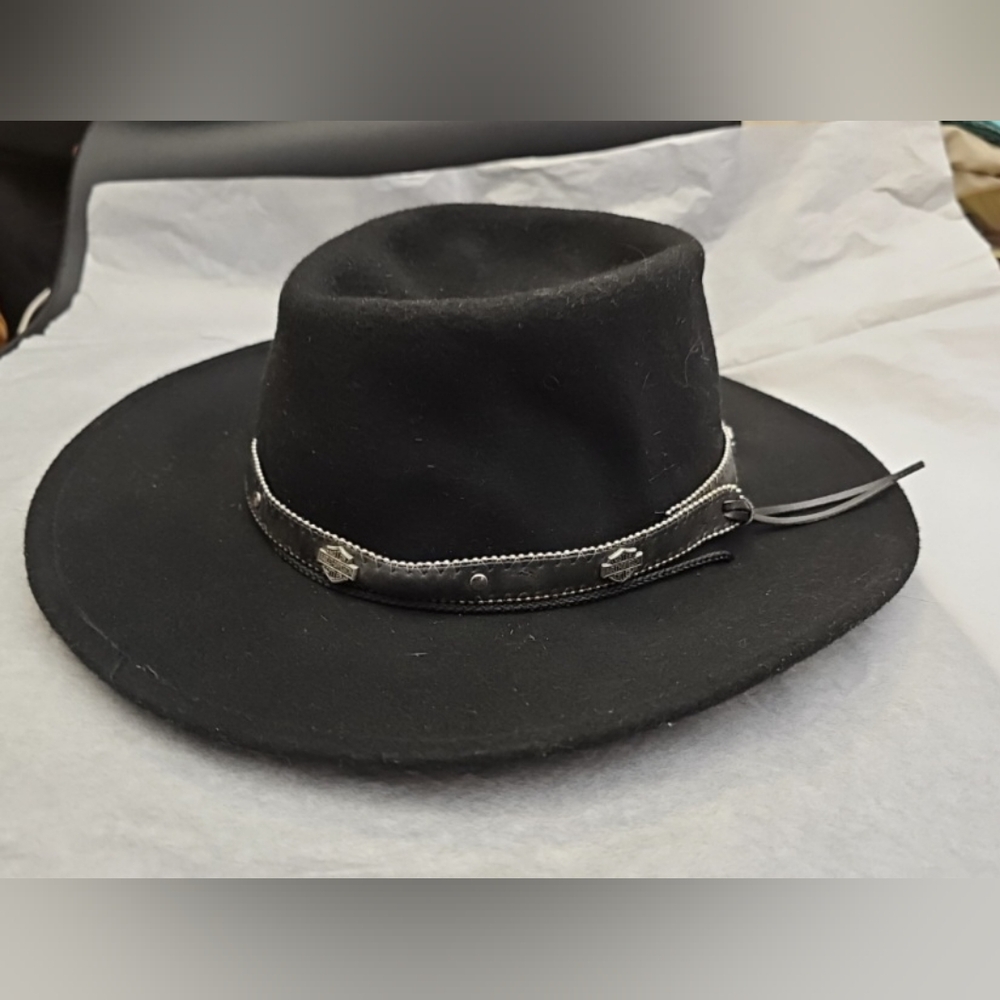 Harley-Davidson Black Hat with Silver Badge